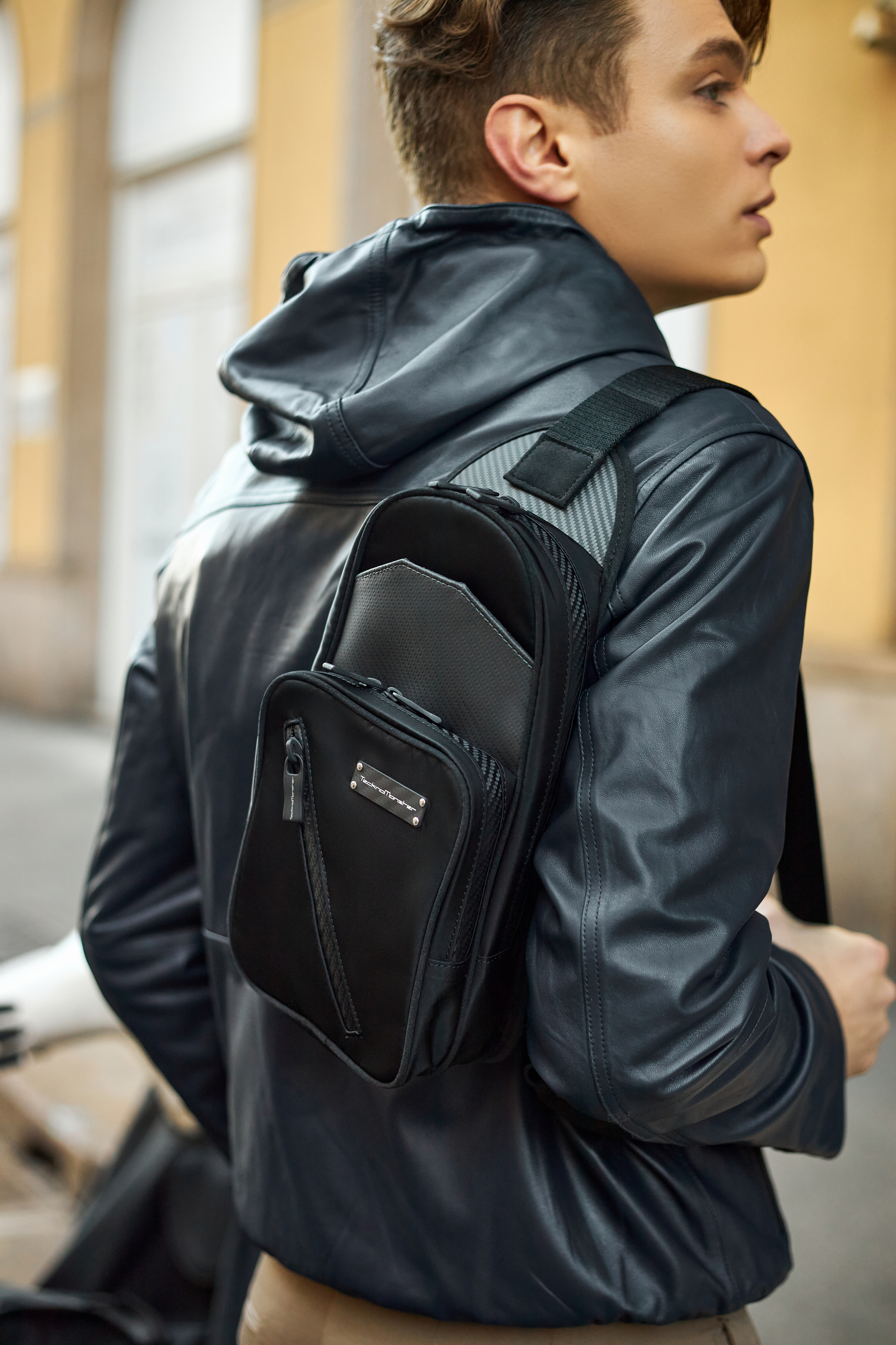 Crossbody Bags & Messenger Bags