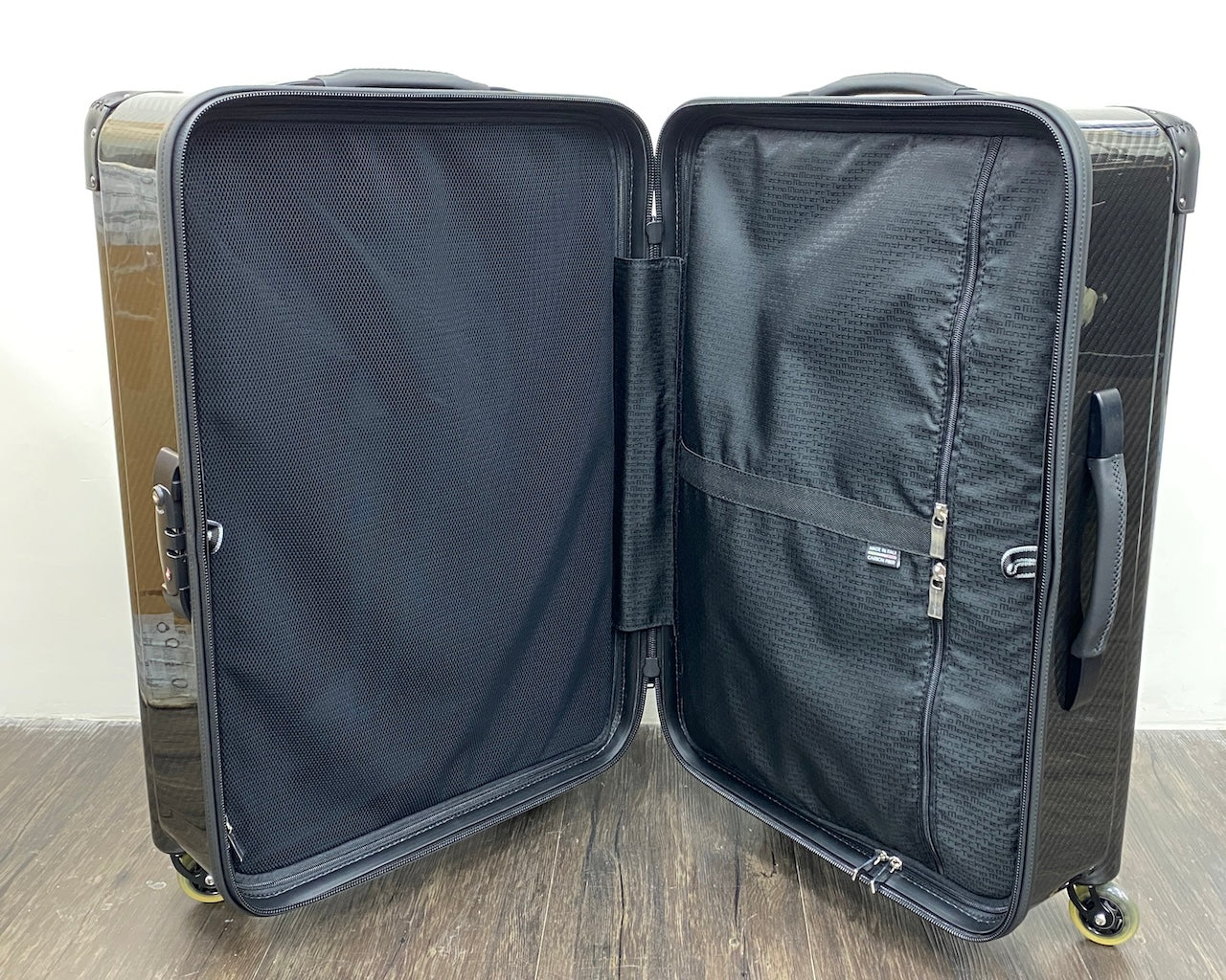 Bynomio Carbon Fiber 98L Check-In Luggage, Glossy, Black